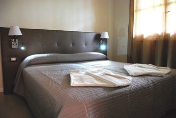 Aparthotel Residenze Al Colle Dei Pini