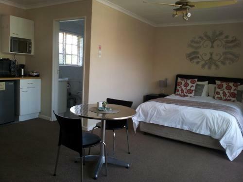 Hostal Palm Beach Guesthouse