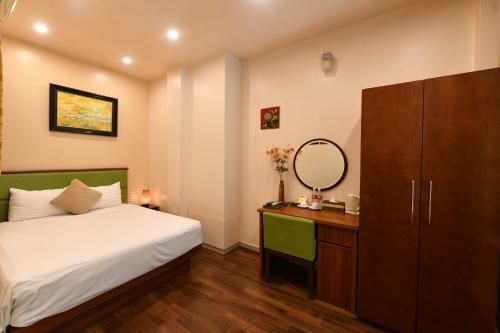 Artisan Lakeview Hotel