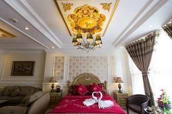 Louis Hotel