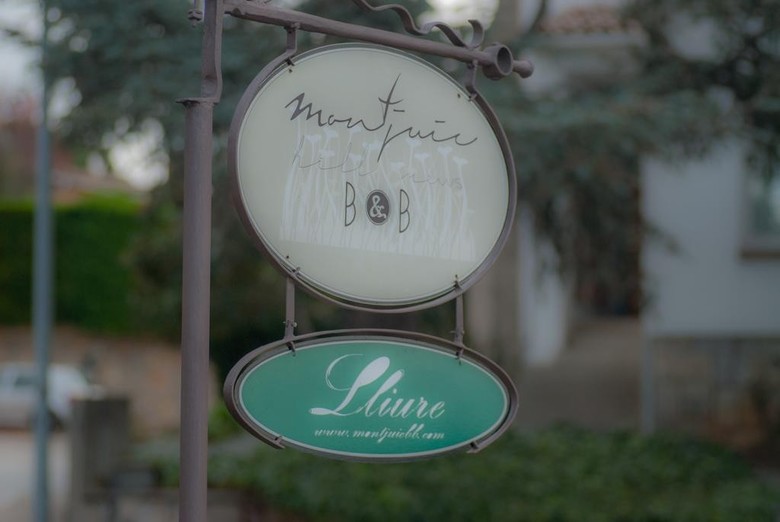 Hostal Montjuic Bed & Breakfast