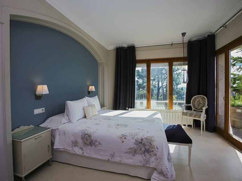 Hostal Montjuic Bed & Breakfast