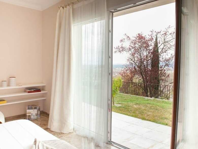 Hostal Montjuic Bed & Breakfast
