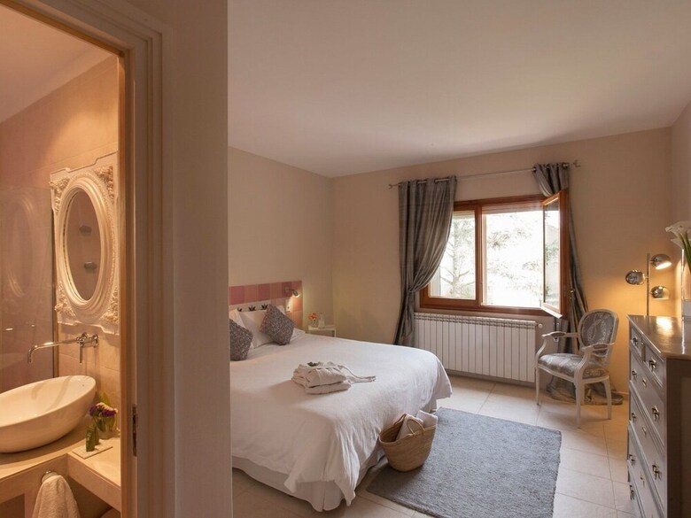 Hostal Montjuic Bed & Breakfast