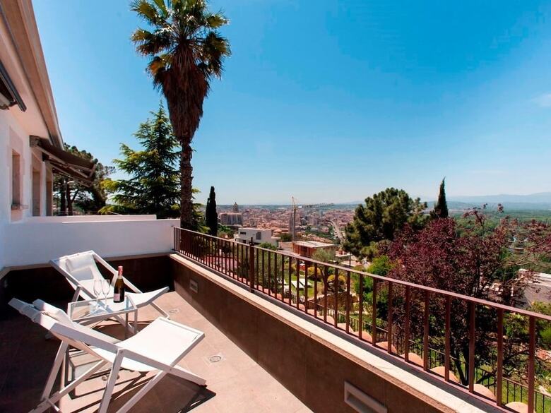 Hostal Montjuic Bed & Breakfast
