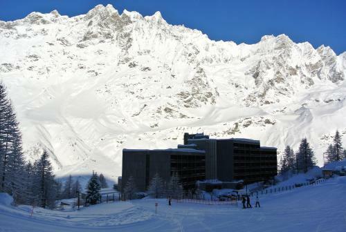 White Apartments Cervinia