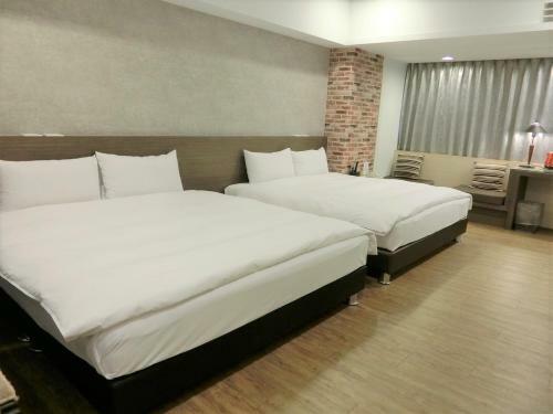 Summer Terminal Hotel