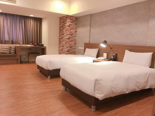 Summer Terminal Hotel