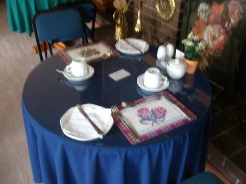 Hostal Oaktree Lodge Guest House