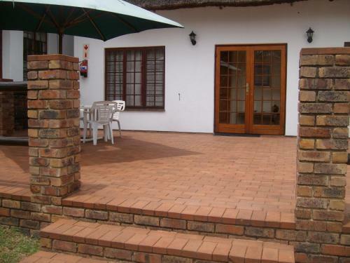 Hostal Oaktree Lodge Guest House