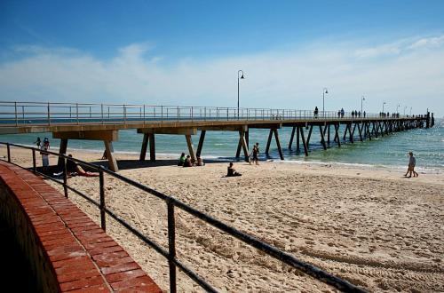 Glenelg Beach Hostel