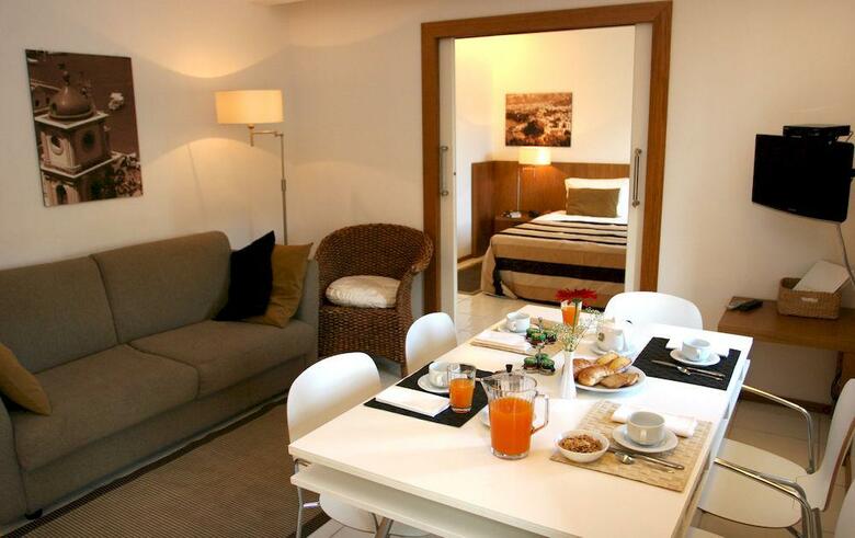Hotel Rota Suites