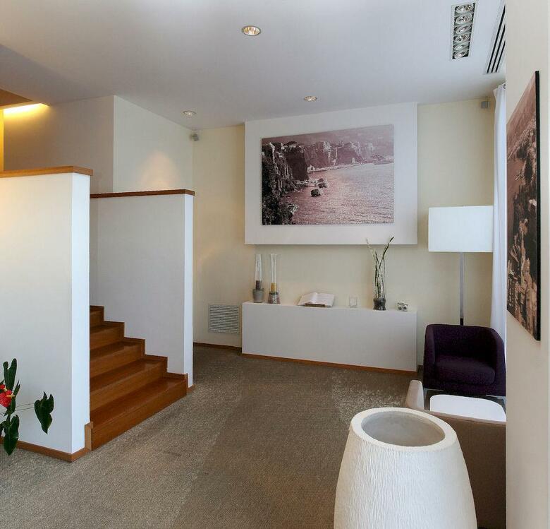 Hotel Rota Suites