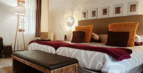 Hostal Old Thatch Lodge