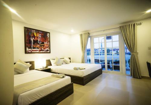 Golden Dragon Hotel