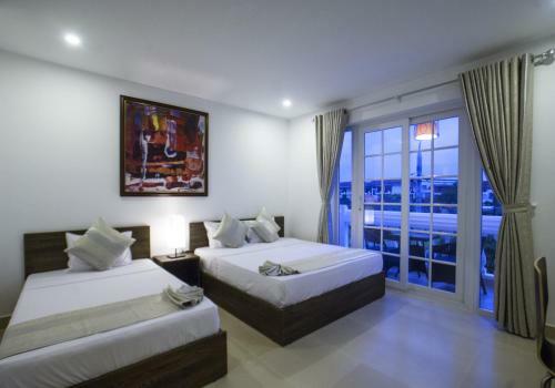Golden Dragon Hotel
