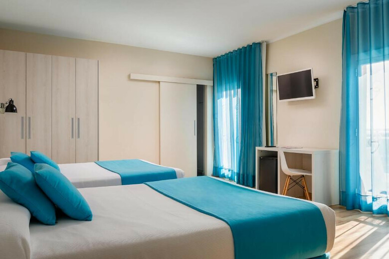 Hotel Alegria Maripins