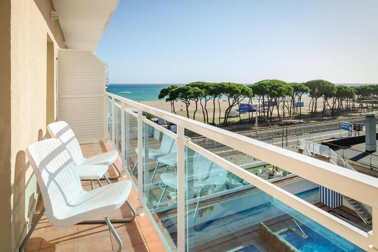Hotel Alegria Maripins