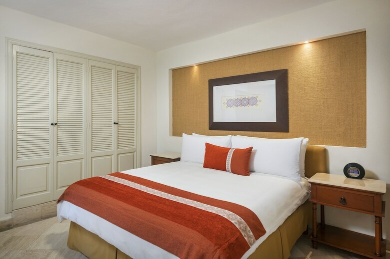 Hotel Velas Vallarta Suite Resort