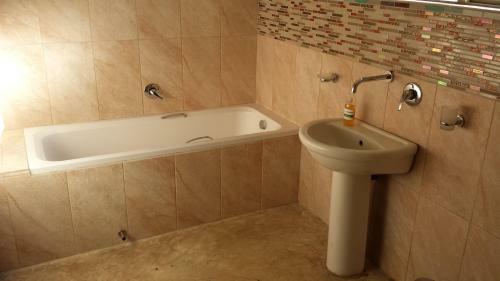 Hostal Themika Guest Farm