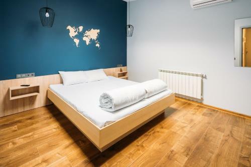 Yard Hostel & Coffee Shop