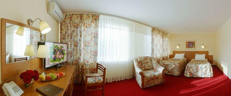 Hotel Nadia