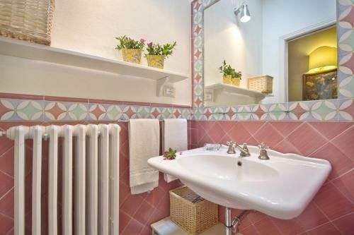 Hostal Guesthouse Villa Baggine