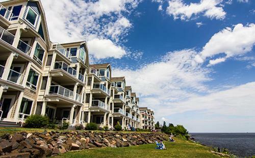 Hotel Beacon Pointe Resort