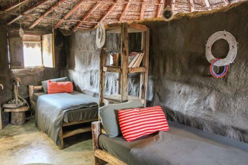 Original Maasai Lodge ? Africa Amini Life