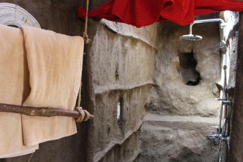 Original Maasai Lodge ? Africa Amini Life