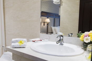 Galliot Hotel