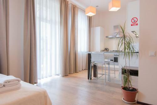 Home Hotel Apartments On Zoloti Vorota