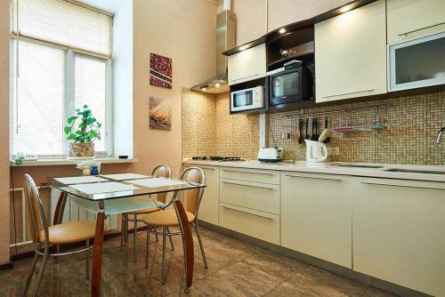 Home Hotel Apartments On Zoloti Vorota