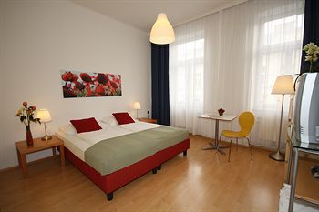 Aparthotel Actilingua Apartment Pension