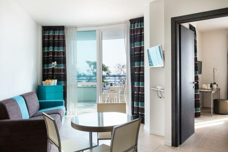 Blu Suite Hotel