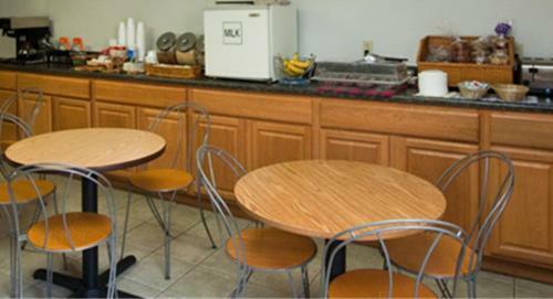 Hotel Eastbrook Inn