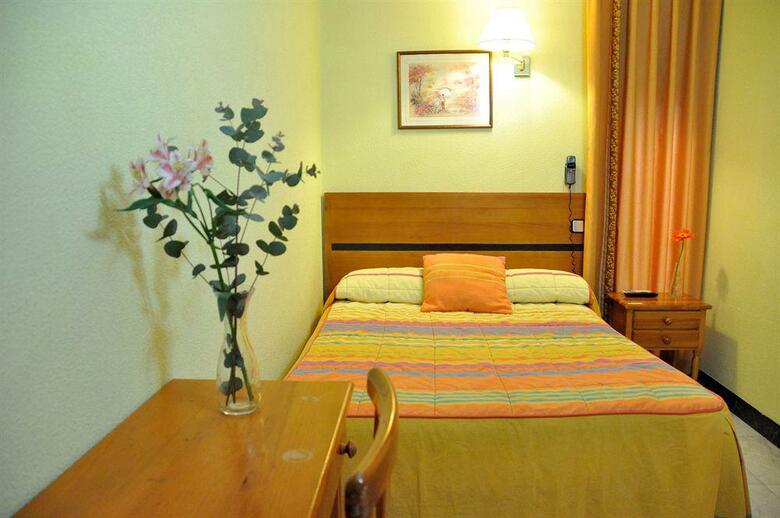 Hostal Castilla II Puerta Del Sol