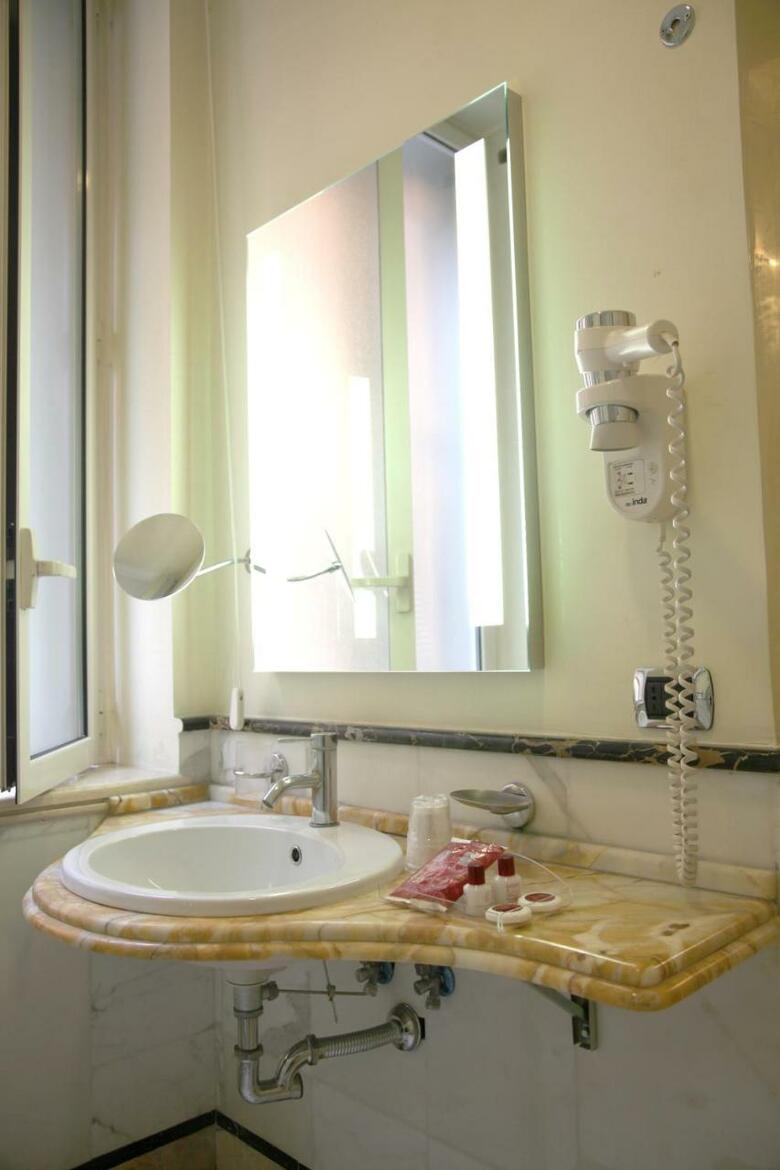 Suite Opera Rooms