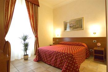 Hostal Bye Rome Guesthouse