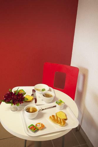 Hotel Premiere Classe Orange