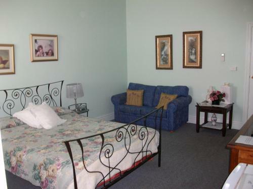Stella's Dromana Hotel