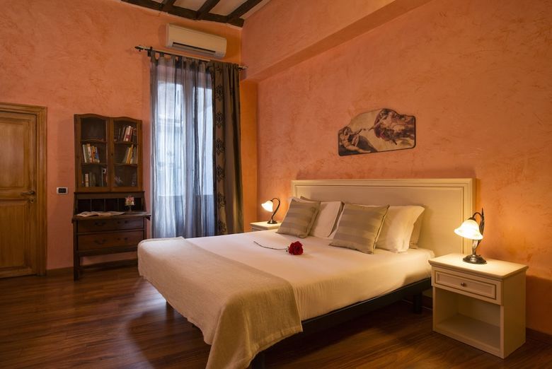 Hostal Navona Tower Relais