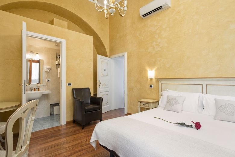 Hostal Navona Tower Relais