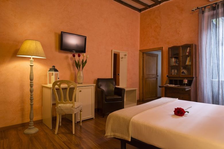 Hostal Navona Tower Relais