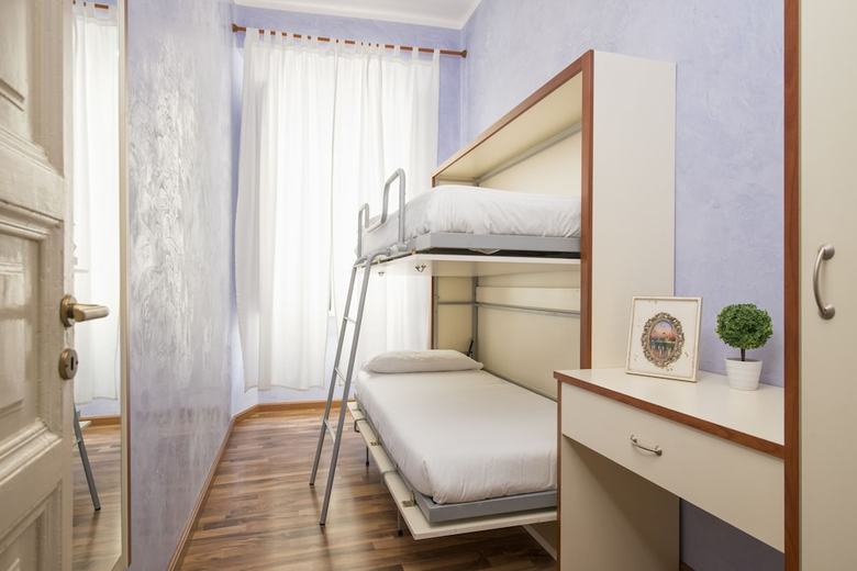 Hostal Navona Tower Relais