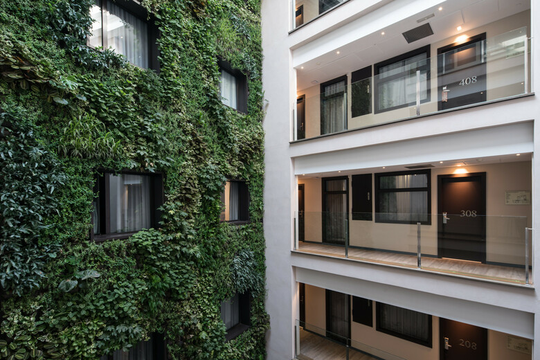 Hotel Catalonia Aviny�