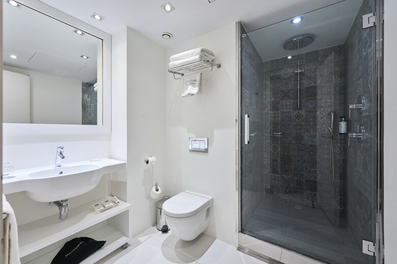 Hotel Catalonia Aviny�