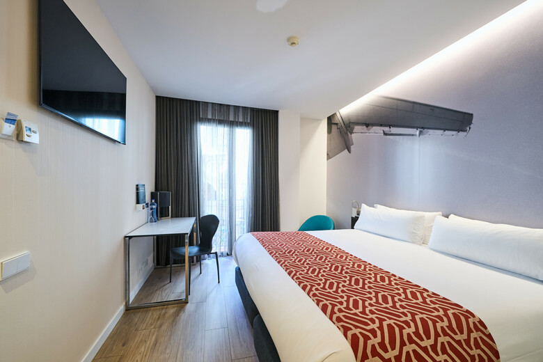 Hotel Catalonia Aviny�