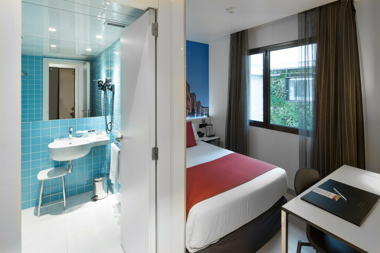 Hotel Catalonia Aviny�