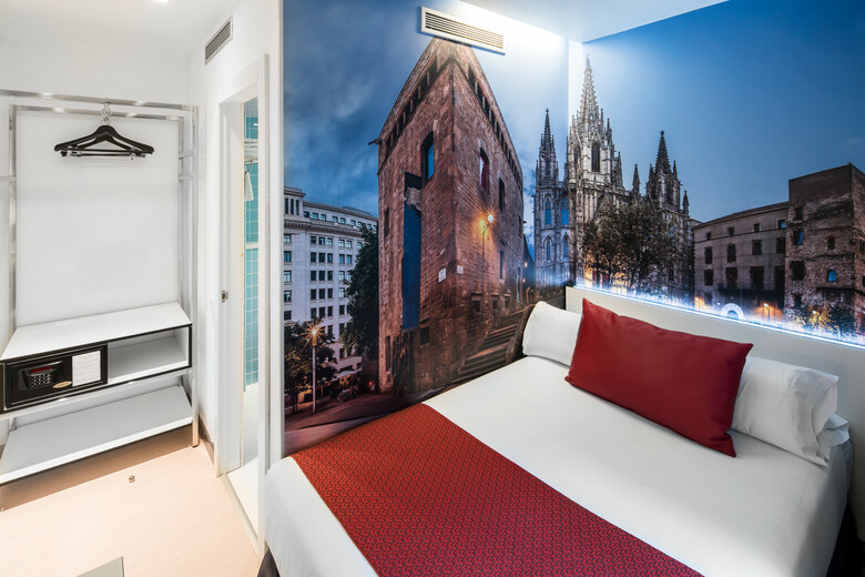 Hotel Catalonia Aviny�